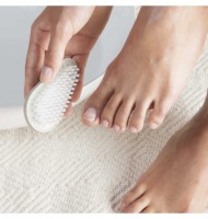 double-nail-brush-nylon-bristles-1