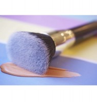 flat-top-liquid-foundation-brush-1