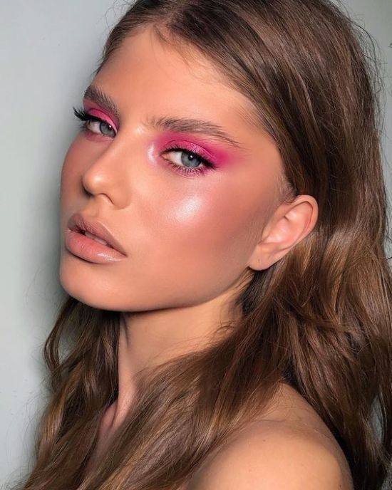 spring-is-all-about-bold-sparkly-glossy-bright-makeup-looks-youre-going-to-love-em---society19